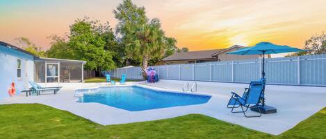 Outdoor pool, a heated pool