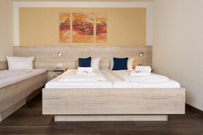 In-room safe, desk, soundproofing, free WiFi