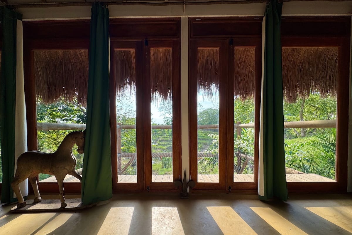 Chalet rustique Deluxe, vue sur la vallĂ©e | Aire de sĂ©jour | Station dâaccueil pour lecteur MP3