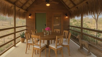 Deluxe Cabin, Valley View | Outdoor dining