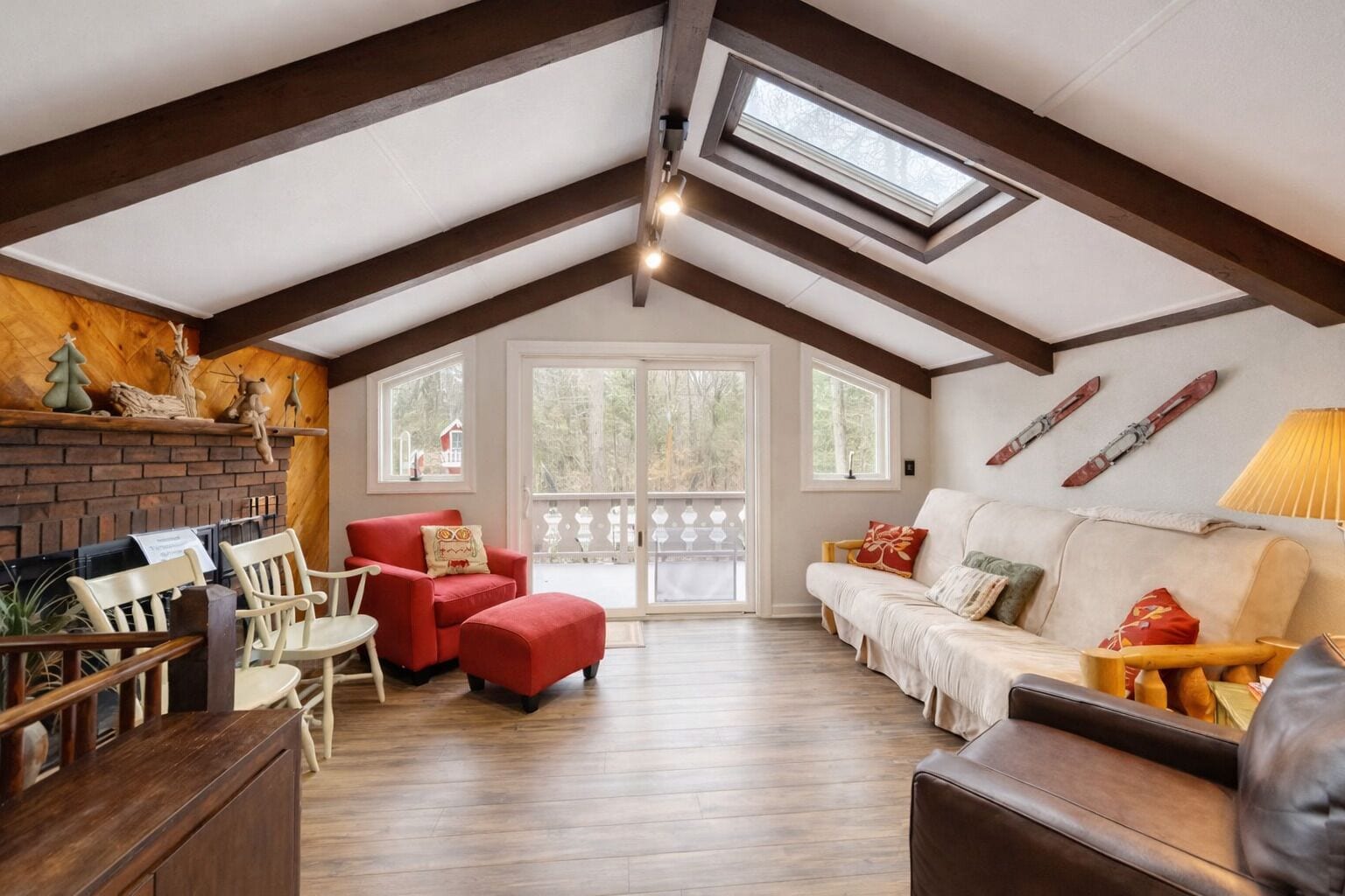 Smart TV, reproductor de DVD, libros y videoteca 