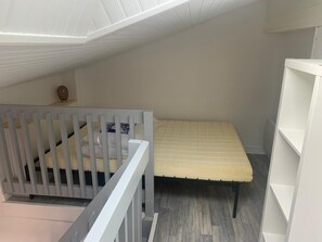 2 bedrooms, Internet, bed sheets
