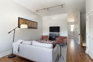 Living area - Spacious 12South Townhome Near Shopping, Restaurants, & Across from Sevier Park (Nashville)