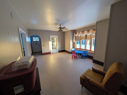 Quaint 1930's Farmhouse in the heart of Saskatchewan and the Central Flyway