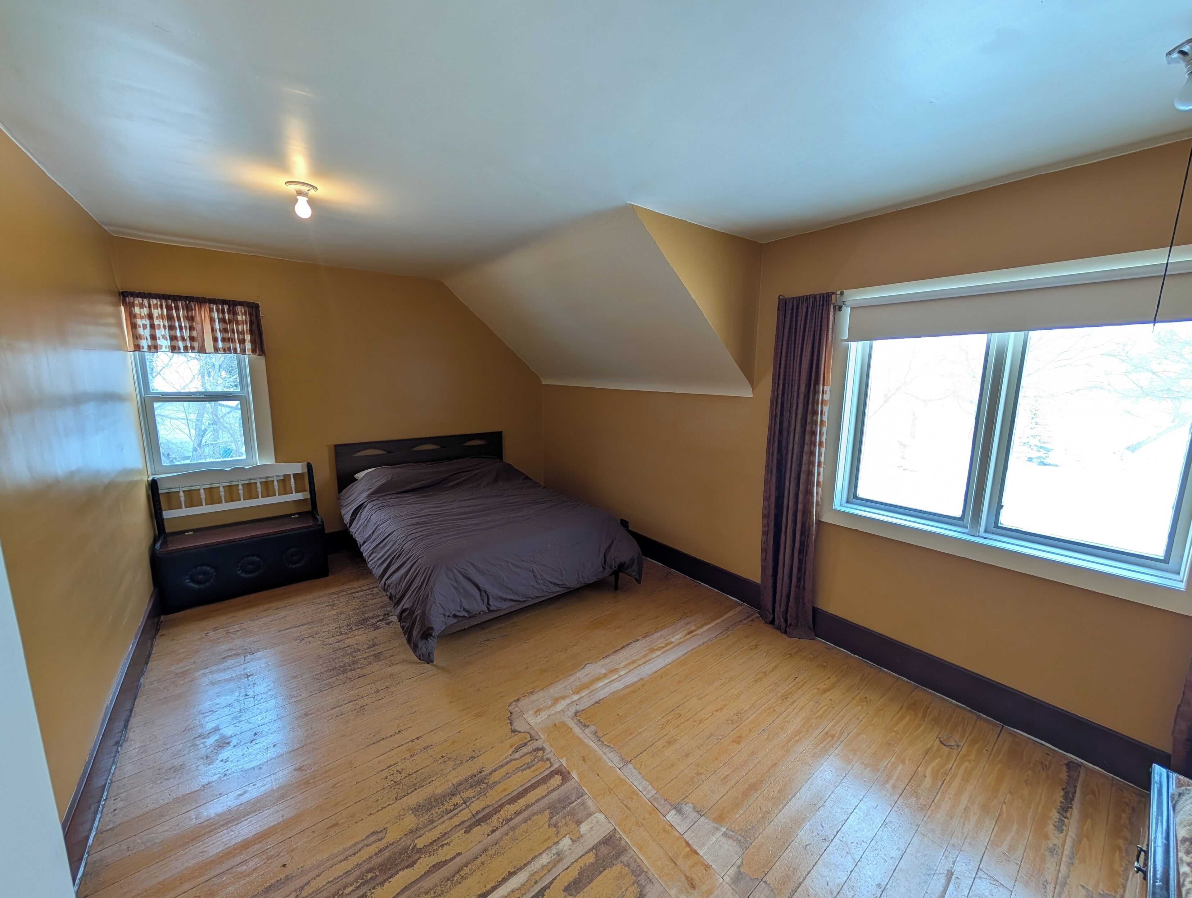 3 bedrooms, bed sheets