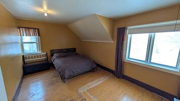 3 bedrooms, bed sheets