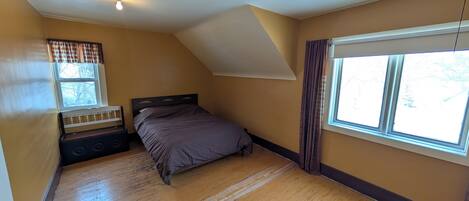 3 habitaciones y ropa de cama