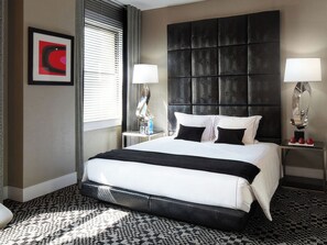 Deluxe Single Room, 1 King Bed, Non Smoking | In-room safe, desk, laptop workspace, blackout drapes - Hotel Clark (Los Angeles)