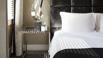 Premium bedding, in-room safe, desk, laptop workspace