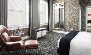 Luxury Suite, 1 King Bed, Non Smoking, City View | Spa - Hotel Clark (Los Angeles)