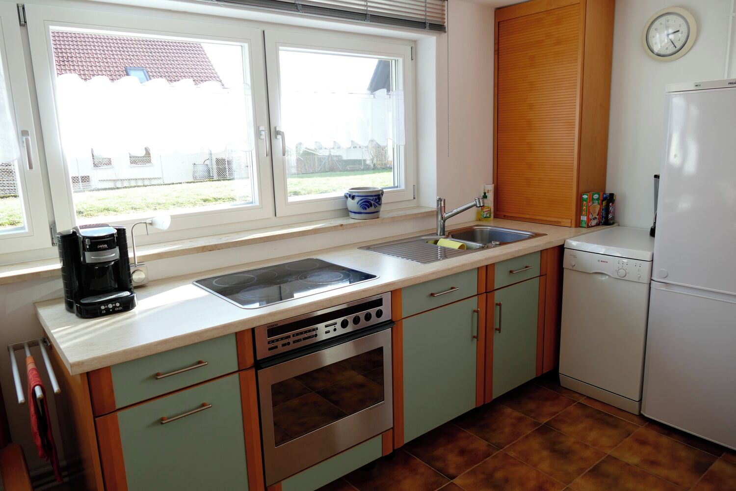 Micro-ondes, four, plaque de cuisson, lave-vaisselle