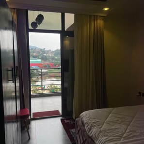 Iron/ironing board, WiFi