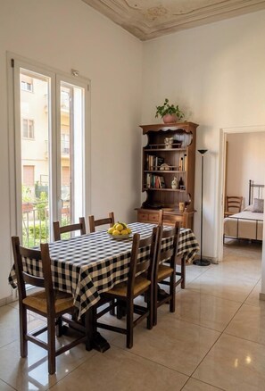 Dining - Laura's little houses: second floor 1 (Palermo)