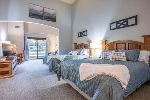 First Floor Room - Pet Friendly!