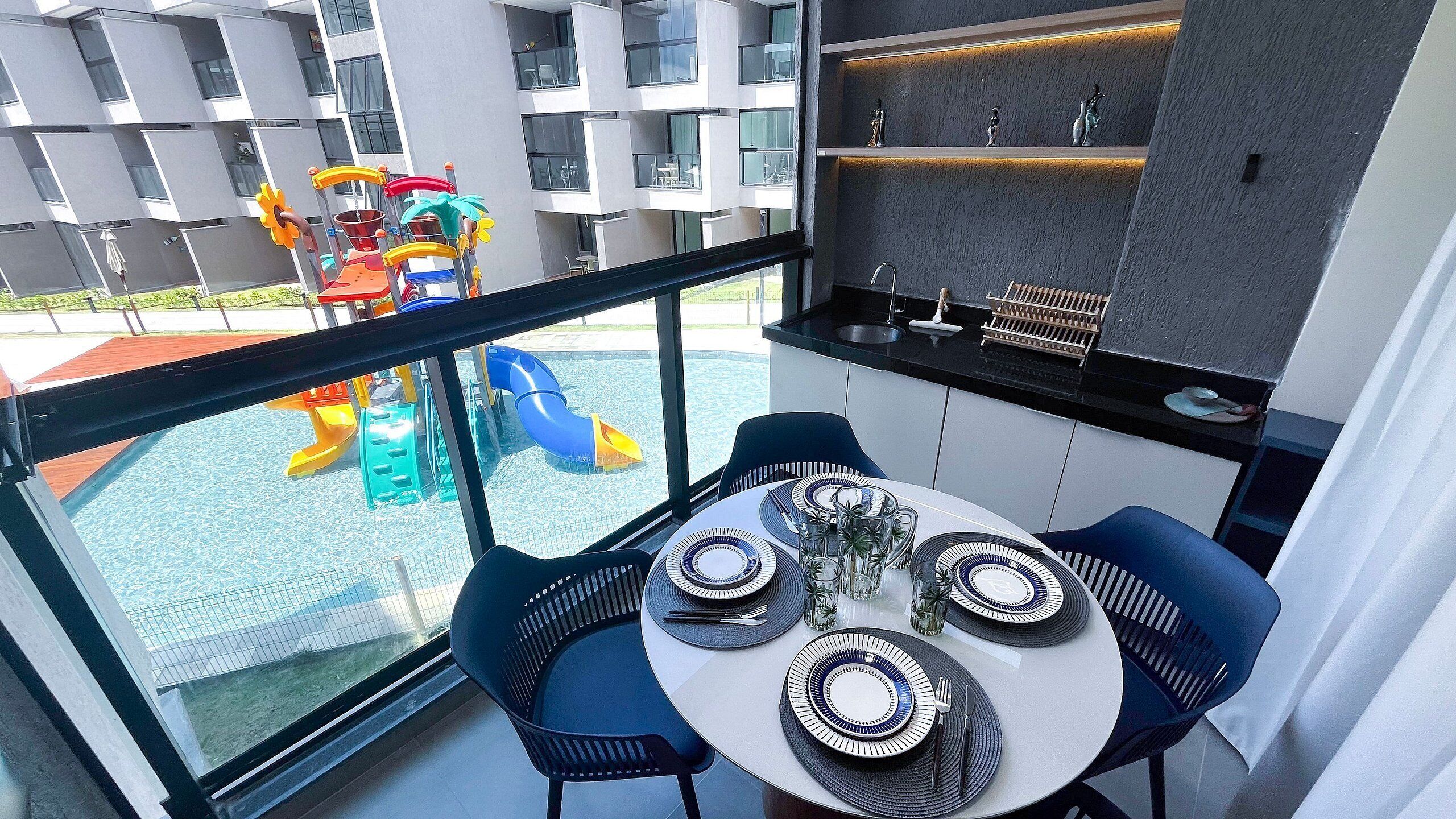 Family Studio | Veranda
