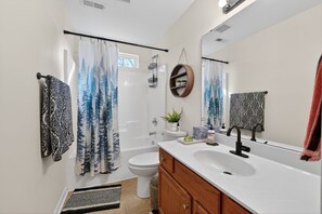 Hair dryer, towels, soap, shampoo - Stylish Oakhurst Home Minutes to Uptown (Charlotte)