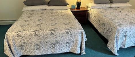 1 bedroom, bed sheets