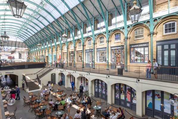 Outdoor dining - King Street VII by onefinestay (London)