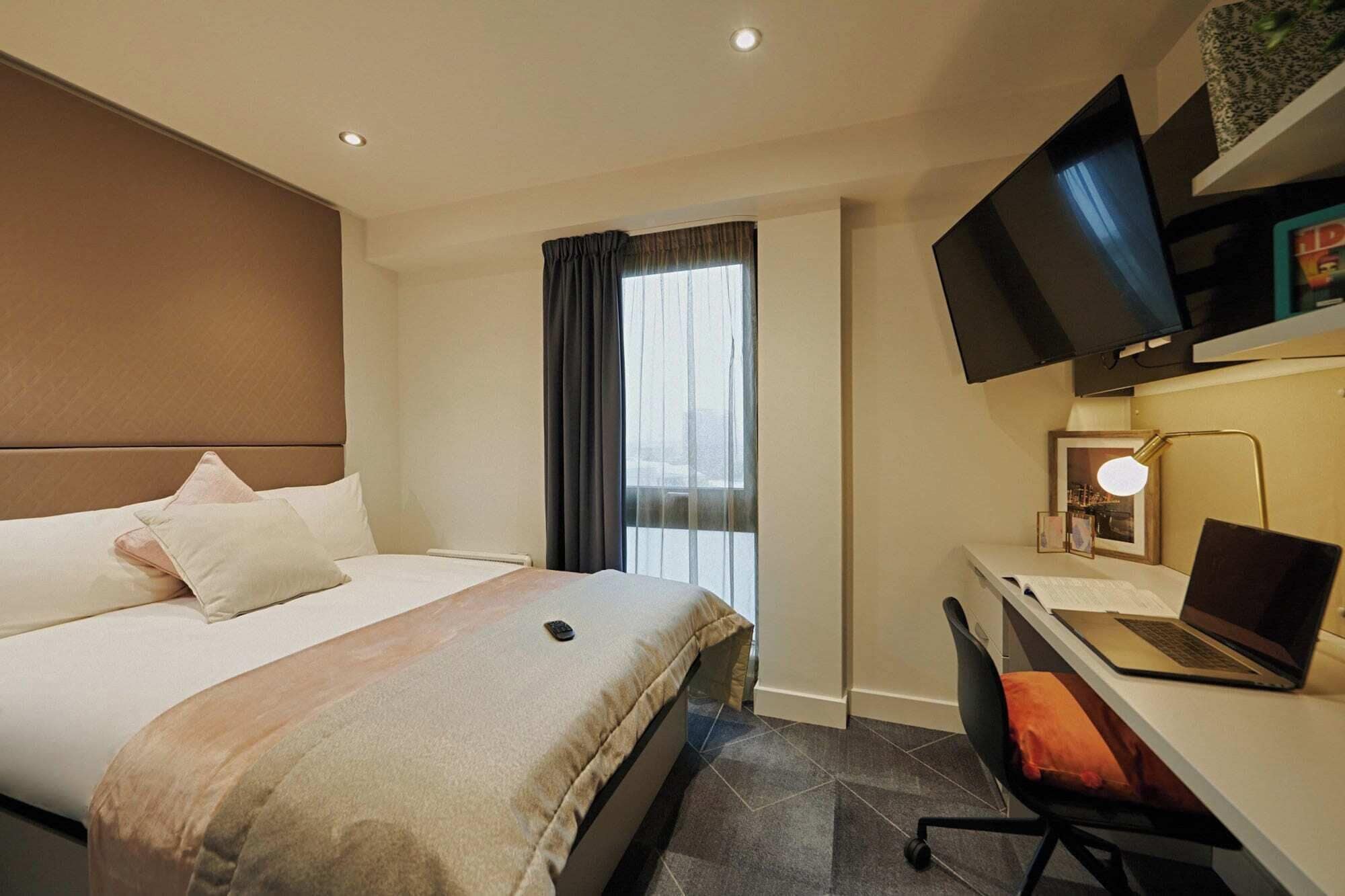 Iron/ironing board, free WiFi