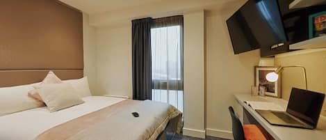 Iron/ironing board, free WiFi