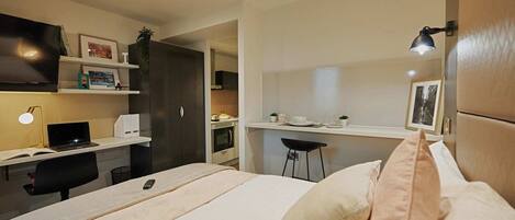 Fer et planche Ă repasser, accĂšs au Wi-Fi (inclus)