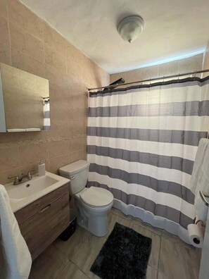 Shower - Sweet Tropical Apartment#2 Near SJU Airport (Carolina)