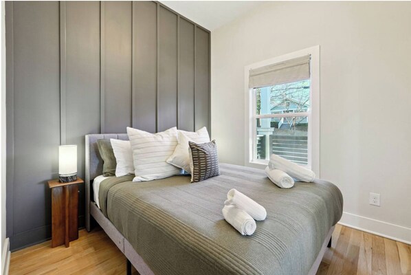 4 chambres, fer et planche à repasser, Wi-Fi, draps fournis