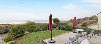 Ajoncs Apartment – Seafront, Terrace, Parking, Côte Sauvage