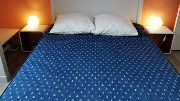 Iron/ironing board, WiFi, bed sheets