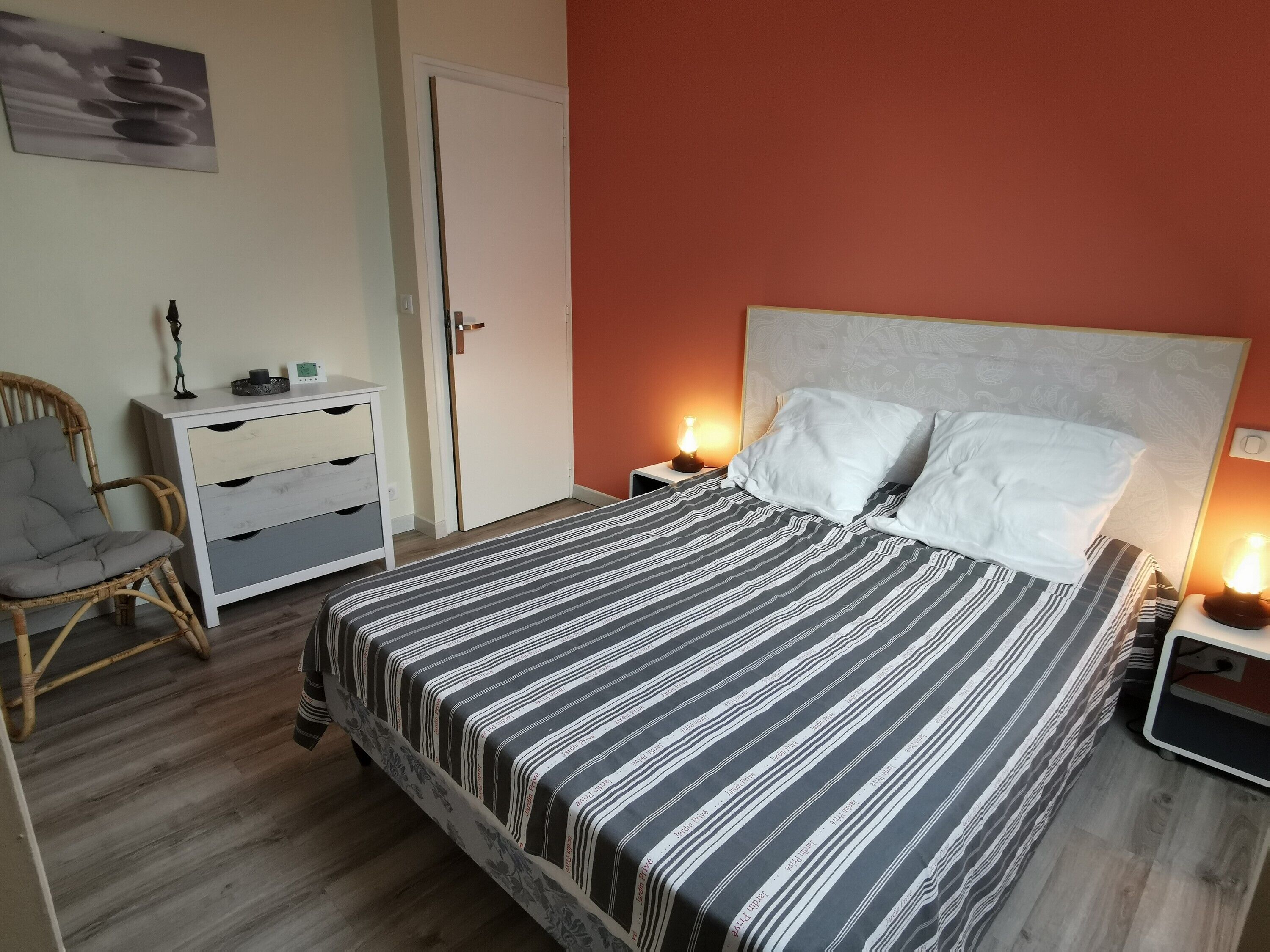 Iron/ironing board, WiFi