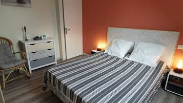 Iron/ironing board, WiFi