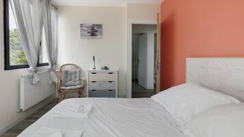 Iron/ironing board, WiFi