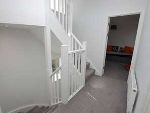 Room, 1 Bedroom | Interior - Room-ensuite Double Bed Room Sunny Spaci (Nottingham)