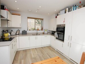 Room, 1 Bedroom | Interior - Room-ensuite Double Bed Room Sunny Spaci (Nottingham)