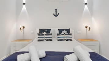 2 bedrooms, iron/ironing board, WiFi, bed sheets