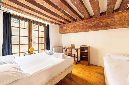 Le Marais – Private 3BR House with Terrace