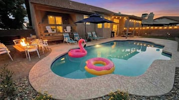 Een verwarmd zwembad