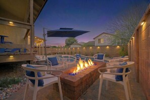 Terrace/patio - 5-Min Walk to Stadium•3 KINGS•3 FULL Baths•4 Bdrms (Glendale)