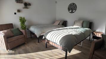 1 bedroom, WiFi, bed sheets