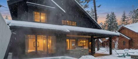 المنشأة من الخارج