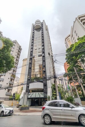 House - Moderno Studio nos Jardins Funcional e com Lazer (São Paulo)