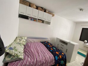 1 bedroom, iron/ironing board, WiFi, bed sheets - Beachfront apartment in Aviação (Praia Grande)