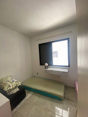 1 bedroom, iron/ironing board, WiFi, bed sheets - Beachfront apartment in Aviação (Praia Grande)