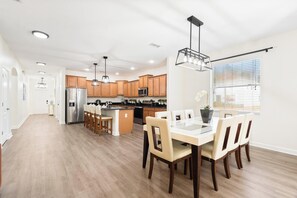 Dining - Disney Area Resort • Private Pool • Paradise Palms (Kissimmee)