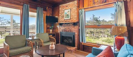TV, fireplace, offices
