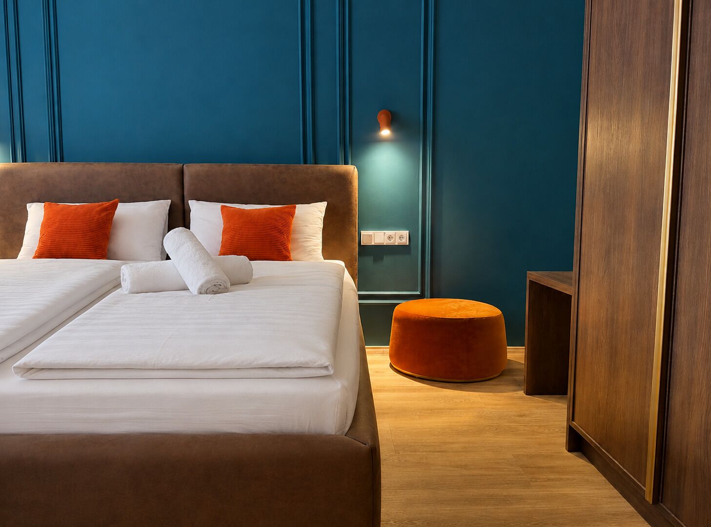 Premium bedding, in-room safe, desk, laptop workspace