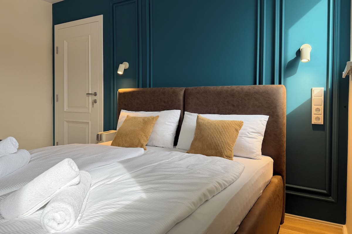 Deluxe Double Room, City View | Premium bedding, in-room safe, desk, laptop workspace