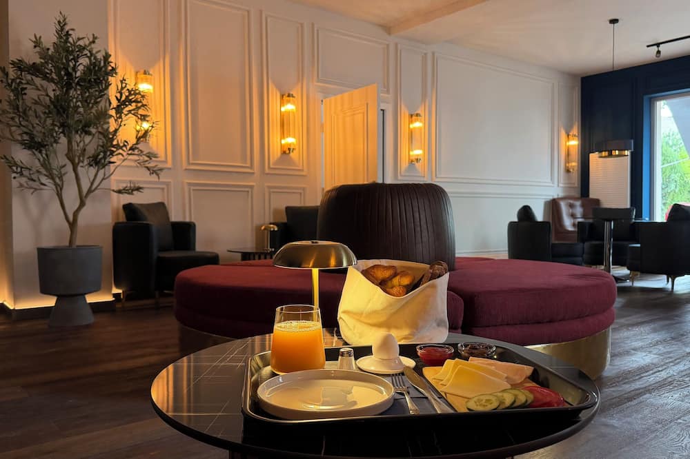 Hotel Nare