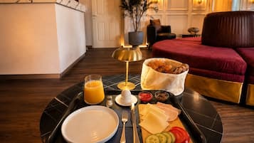 Daily continental breakfast for a fee