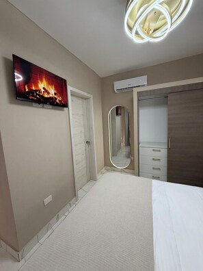 1 bedroom, in-room safe, iron/ironing board, free WiFi
